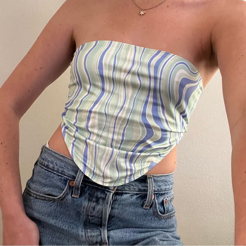 Wavy Multicolor Tie Back Crop Top